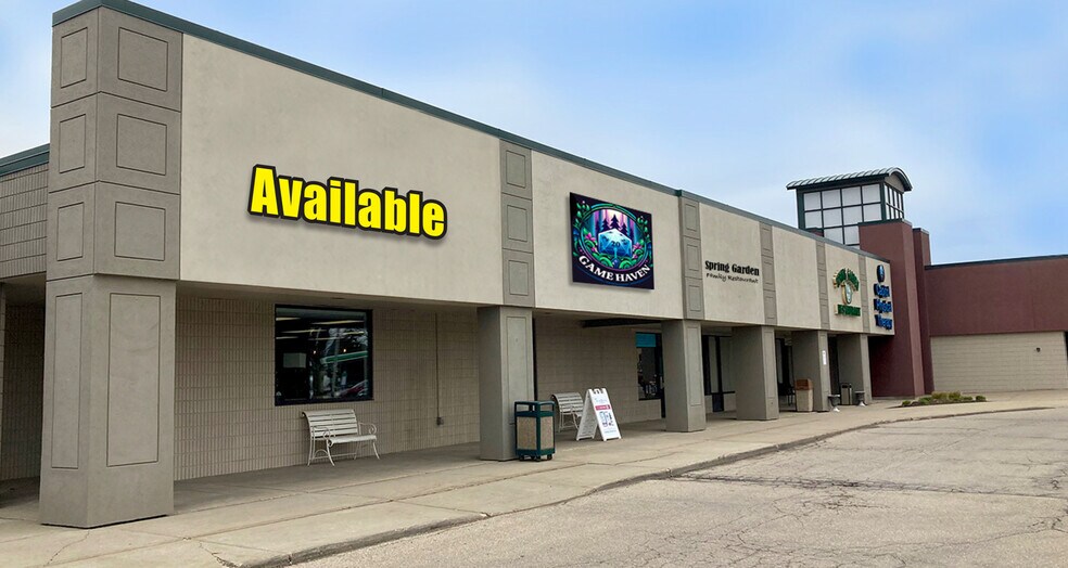 205-245 S Century Ave, Waunakee, WI à louer - Photo de l’immeuble – Image 2 sur 12