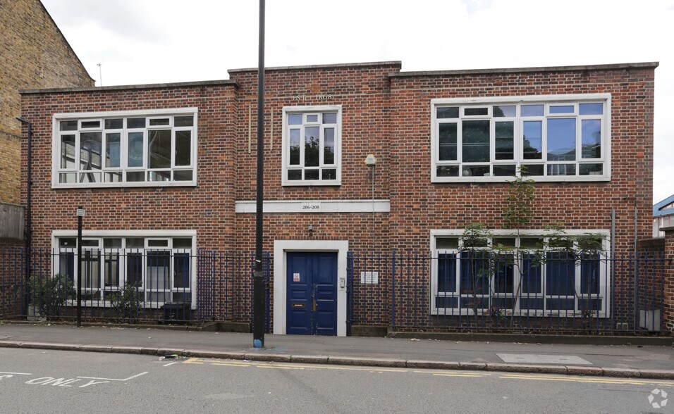 206-208 Stewarts Rd, Londres à vendre - Photo de l’immeuble – Image 3 sur 3