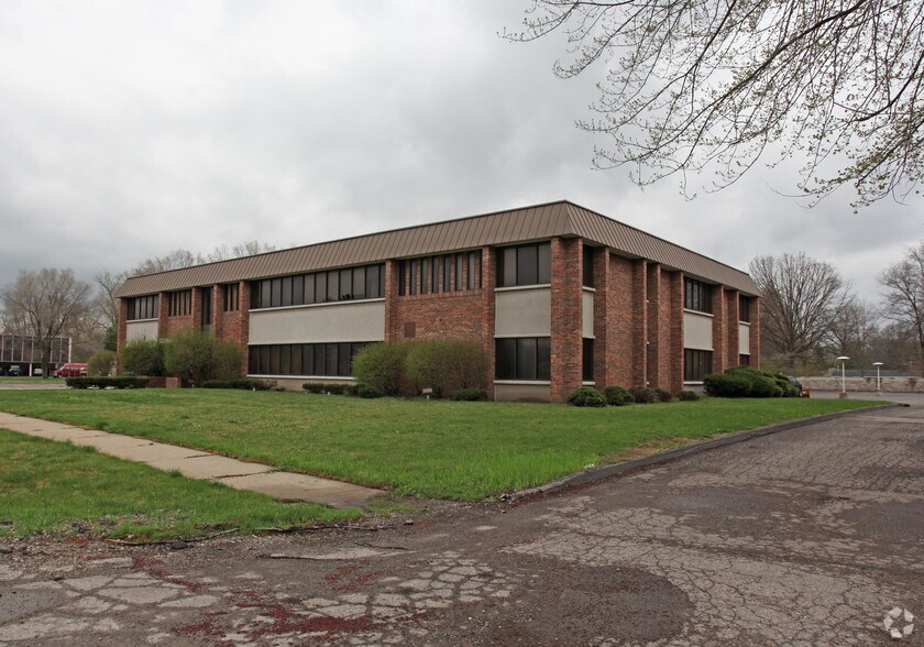 23725 Northwestern Hwy, Southfield, MI à vendre - Photo principale – Image 1 sur 5