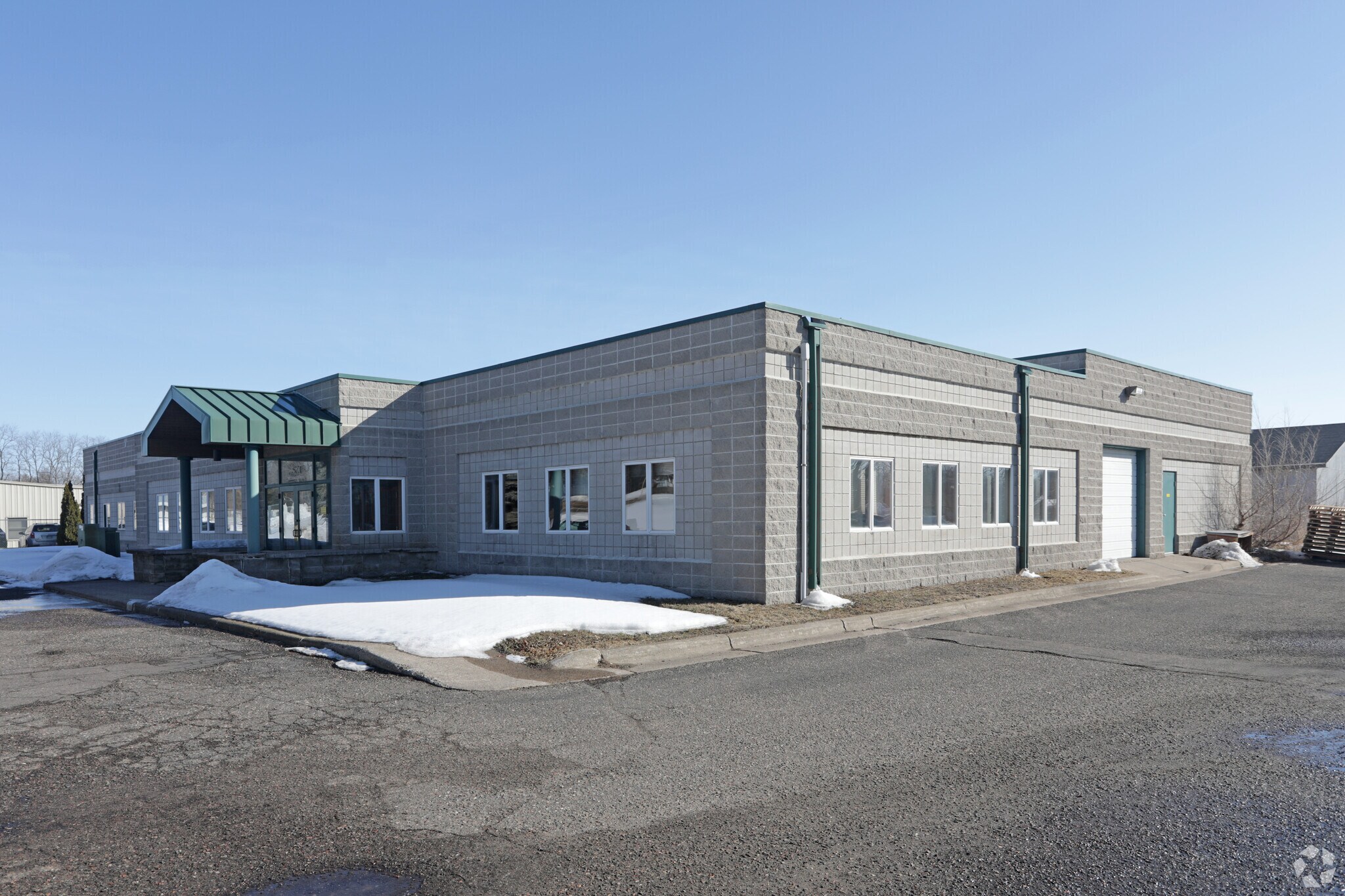 5201 Gershwin Ave N, Oakdale, MN à vendre Photo principale– Image 1 sur 4