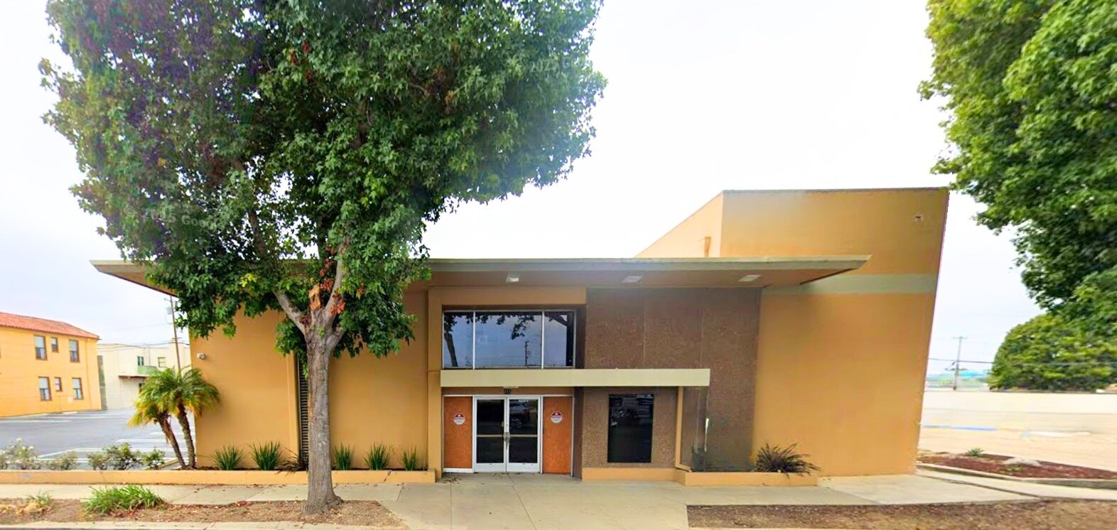 215 N H St, Lompoc, CA à louer Photo de l’immeuble– Image 1 sur 3