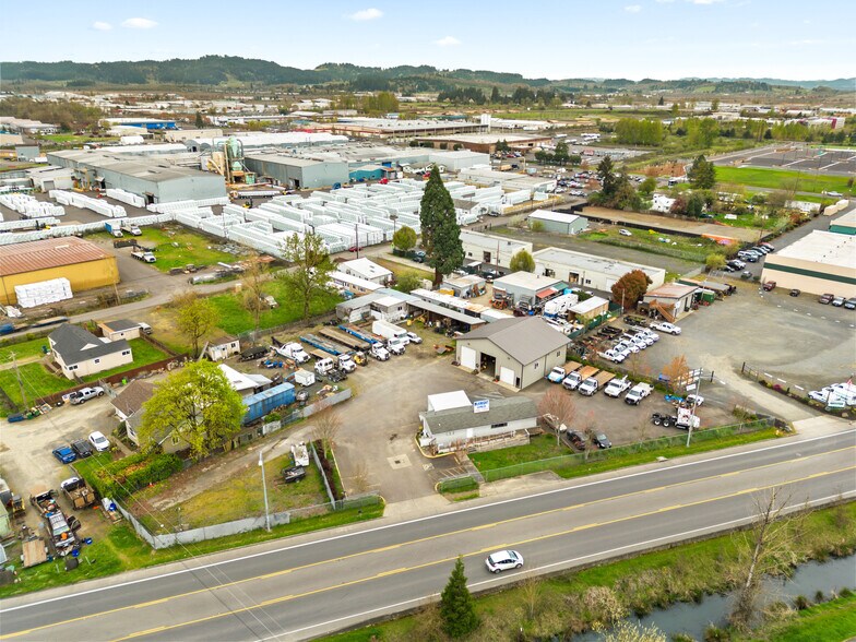 3894 Roosevelt Blvd, Eugene, OR à vendre - Photo de l’immeuble – Image 2 sur 20