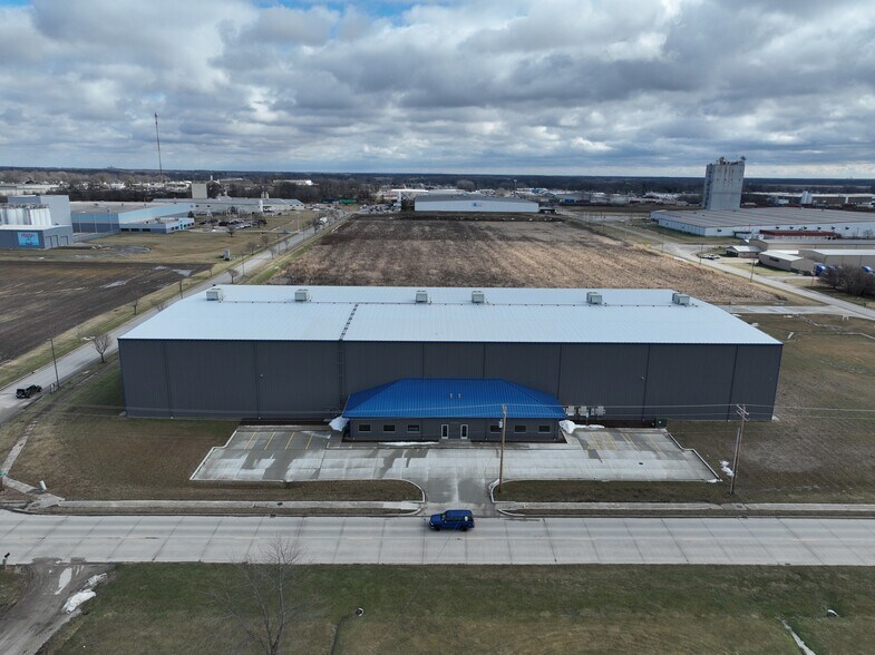 2300 Raney, Effingham, IL à louer - Photo de l’immeuble – Image 1 sur 30