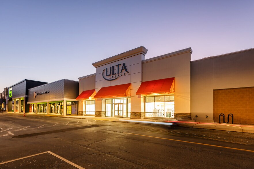 13201 Aurora Ave N, Seattle, WA à louer - Photo de l’immeuble – Image 2 sur 5