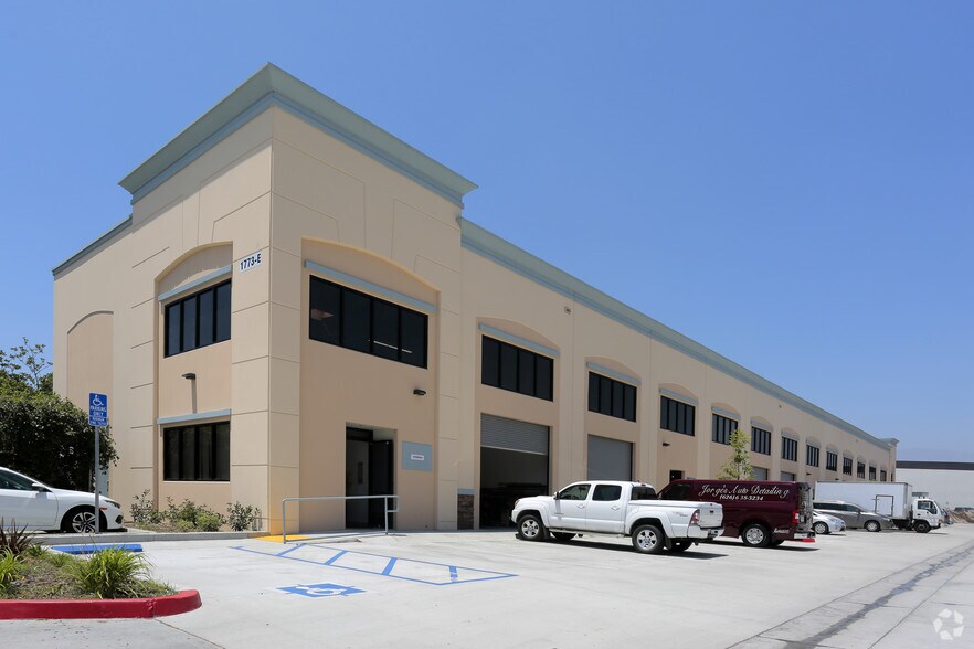 1773 W San Bernardino Rd, West Covina, CA à louer - Photo de l’immeuble – Image 2 sur 10