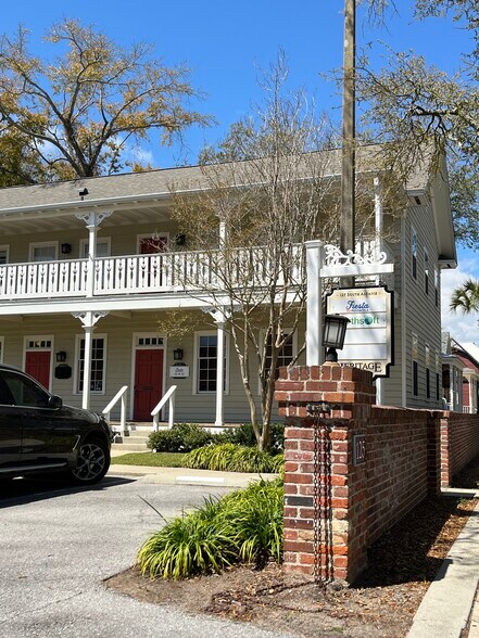 125 Alcaniz St, Pensacola, FL à louer - Photo de l’immeuble – Image 2 sur 14