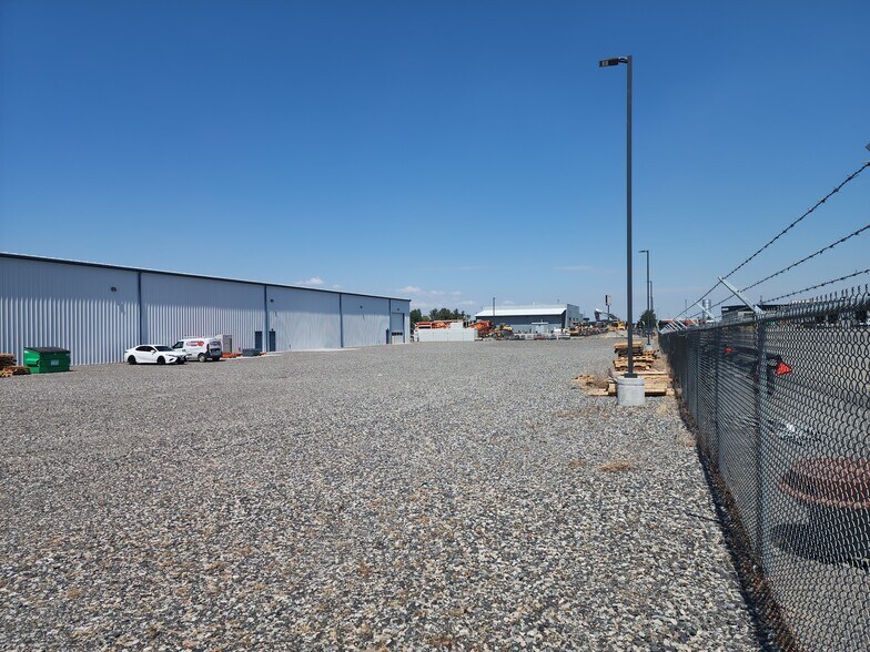 1237 N California Ave, Pasco, WA à louer - Photo de l’immeuble – Image 3 sur 6