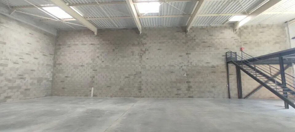 Local d’activités dans Tignieu-Jameyzieu à louer - Photo intérieure – Image 3 sur 12