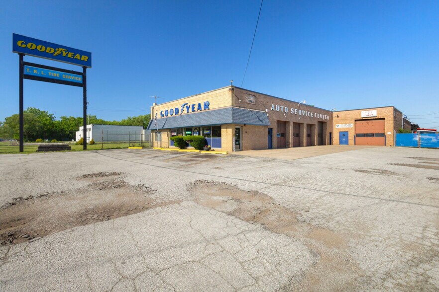 3349 E End Ave, South Chicago Heights, IL à vendre - Photo de l’immeuble – Image 1 sur 8