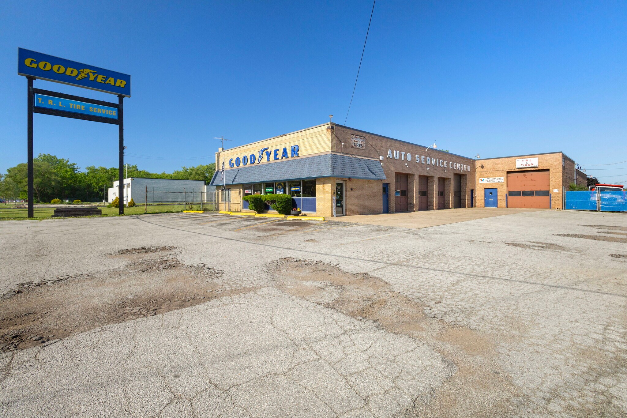 3349 E End Ave, South Chicago Heights, IL à vendre Photo de l’immeuble– Image 1 sur 9