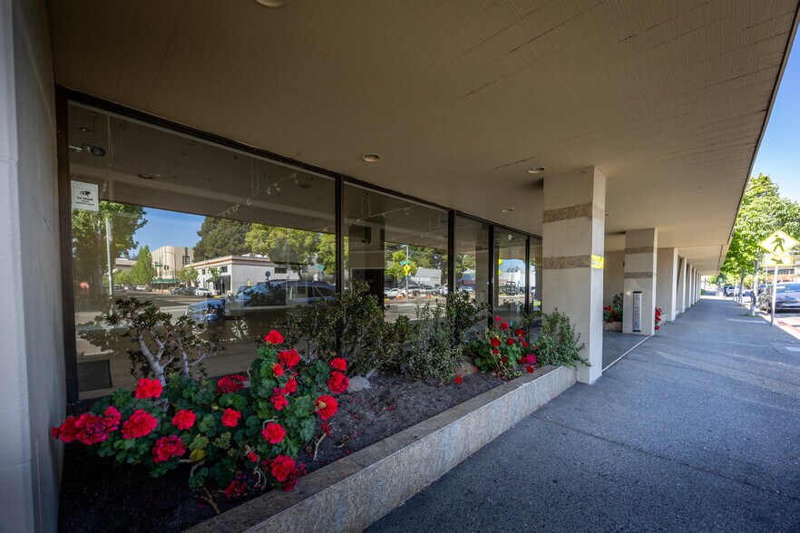 707 5th St, Santa Rosa, CA à louer - Photo de l’immeuble – Image 3 sur 12
