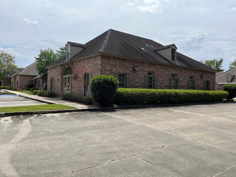2161 Quail Run, Baton Rouge, LA à vendre - Photo de l’immeuble – Image 3 sur 22
