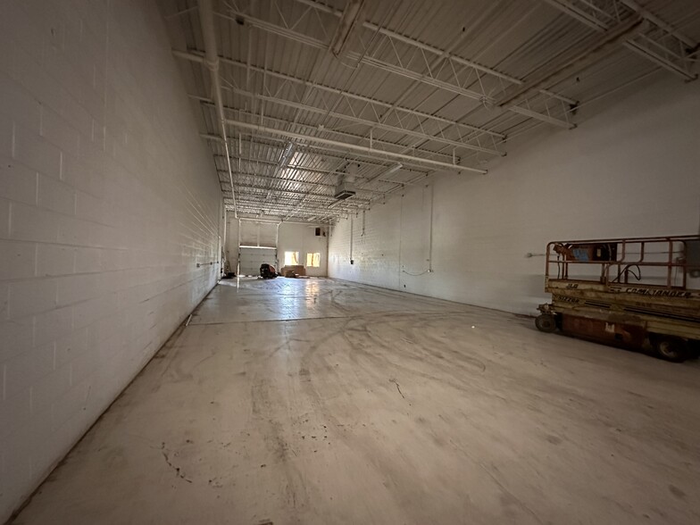 7986 N Telegraph Rd, Newport, MI à louer - Photo intérieure – Image 3 sur 27