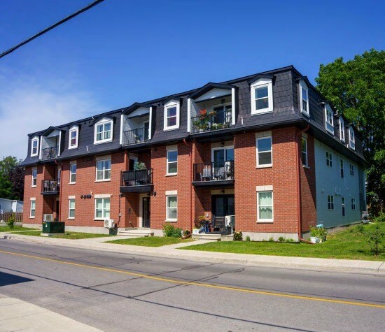 161 Beckwith St N, Smiths Falls, ON à vendre - Photo de l’immeuble – Image 2 sur 4