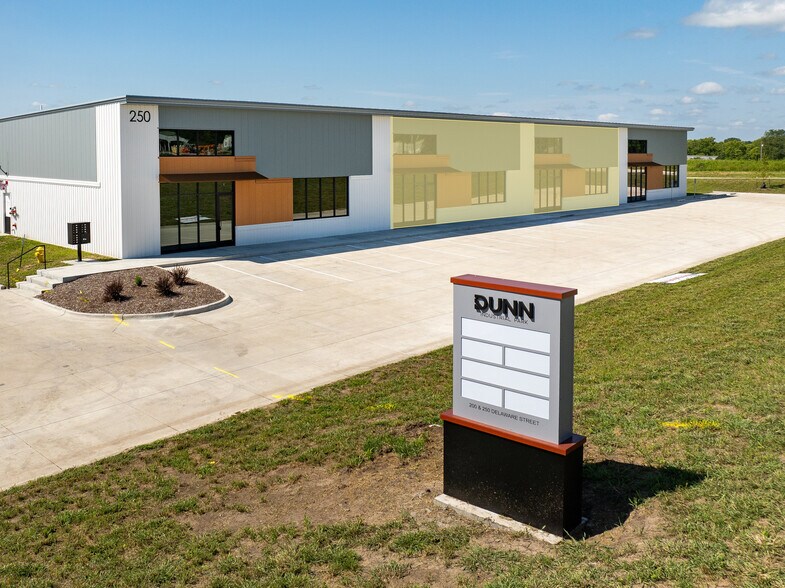 250 Delaware St, Norwalk, IA à louer - Photo de l’immeuble – Image 2 sur 9