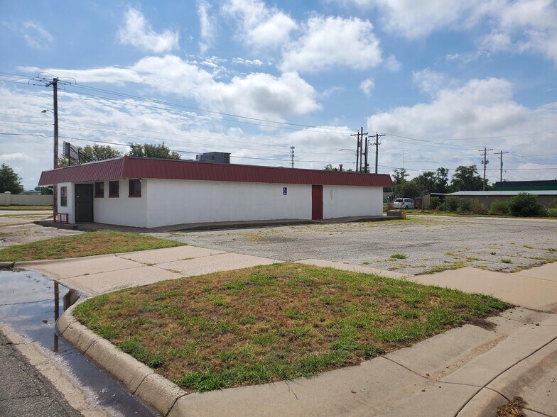7301 S Broadway St, Haysville, KS à louer - Photo de l’immeuble – Image 3 sur 5