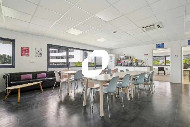 Bureau dans Mérignac à louer - Photo de l’immeuble – Image 2 sur 6