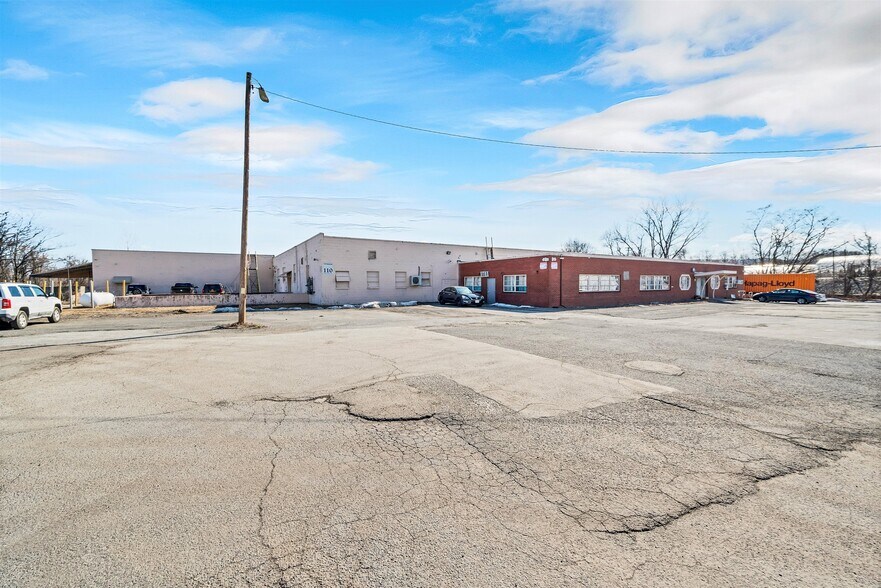 110 Industrial Rd, New Windsor, NY à vendre - Photo de l’immeuble – Image 1 sur 13
