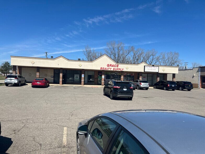 24710-24730 Eureka Rd, Taylor, MI à louer - Photo de l’immeuble – Image 1 sur 23