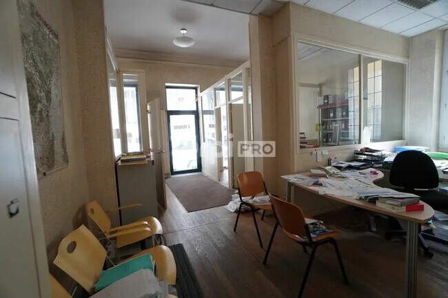 Plus de détails pour Bureau à louer