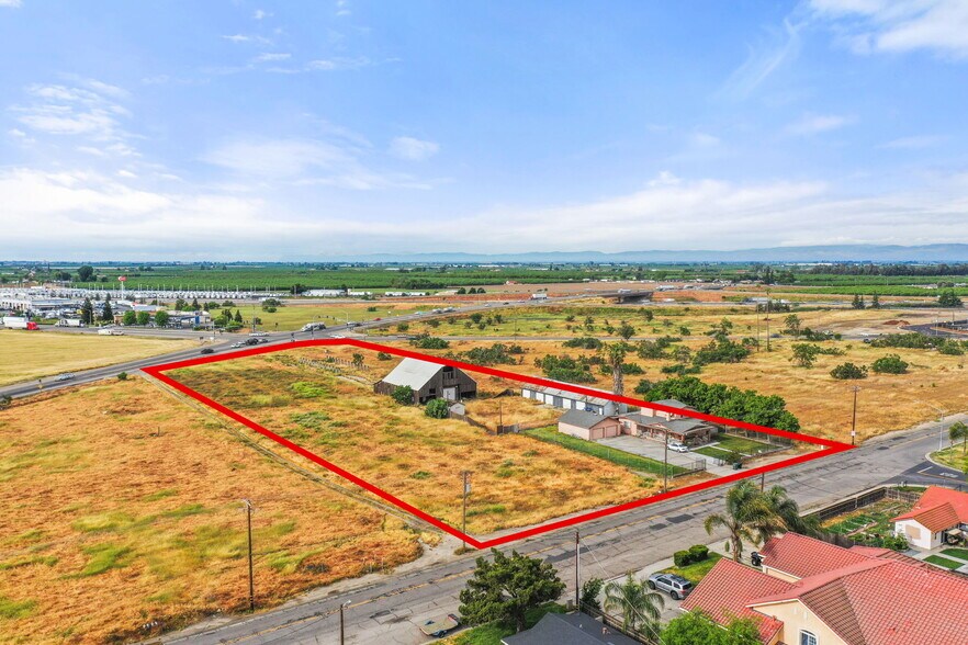 5000 Nunes Rd, Turlock, CA à vendre - Photo principale – Image 1 sur 25