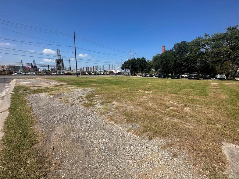 1001-1007 W Saint Bernard Hwy, Chalmette, LA à vendre - Photo de l’immeuble – Image 2 sur 8