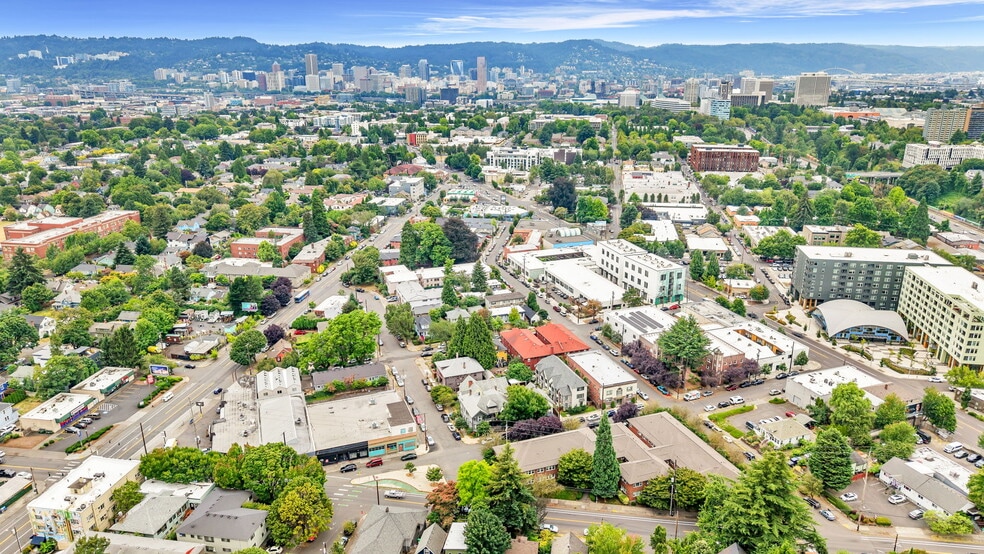 607 NE Randall Ave, Portland, OR à vendre - Photo de l’immeuble – Image 2 sur 14