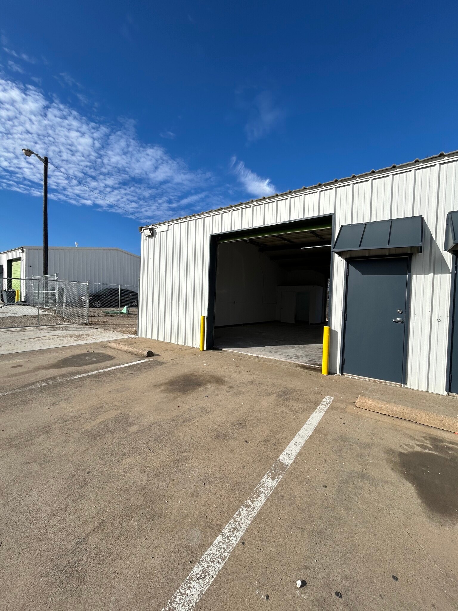 5051 David Strickland Rd, Fort Worth, TX à louer Photo de l’immeuble– Image 1 sur 10