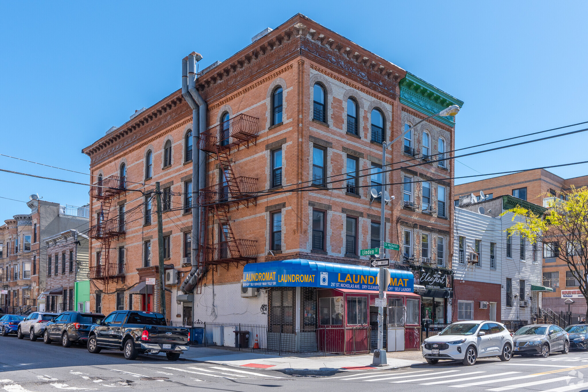 297 St Nicholas Ave, Ridgewood, NY à vendre Photo principale– Image 1 sur 8