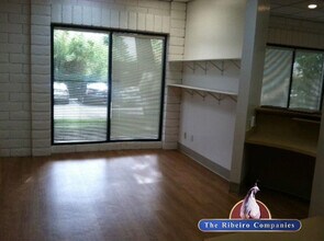 2810 W Charleston Blvd, Las Vegas, NV à louer Photo intérieure– Image 2 sur 7