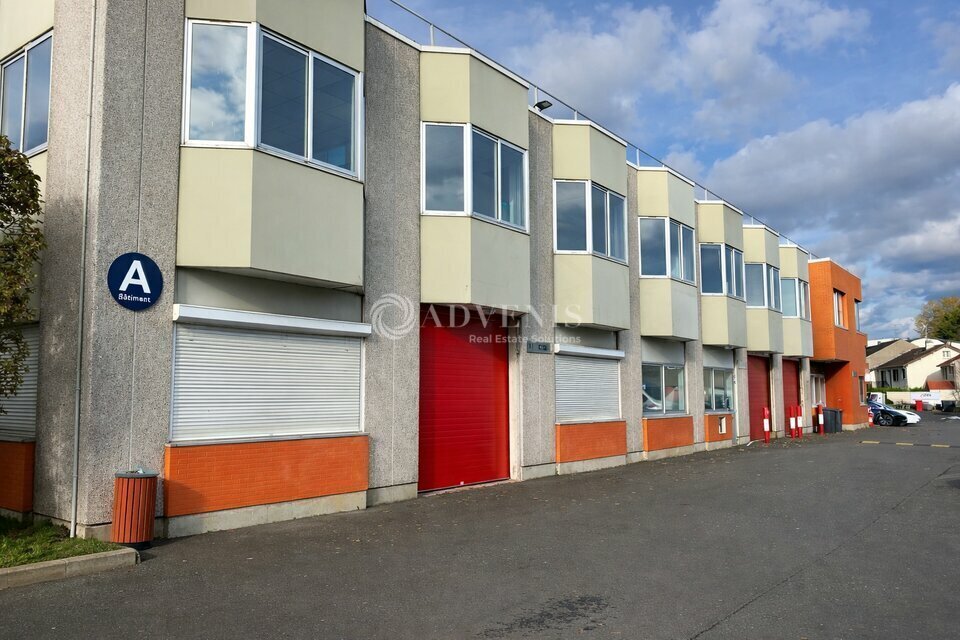 Local d’activités dans Villejuif à louer Photo de l’immeuble– Image 1 sur 13