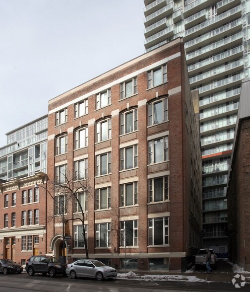 200 Adelaide St W, Toronto, ON à louer - Photo de l’immeuble – Image 3 sur 16