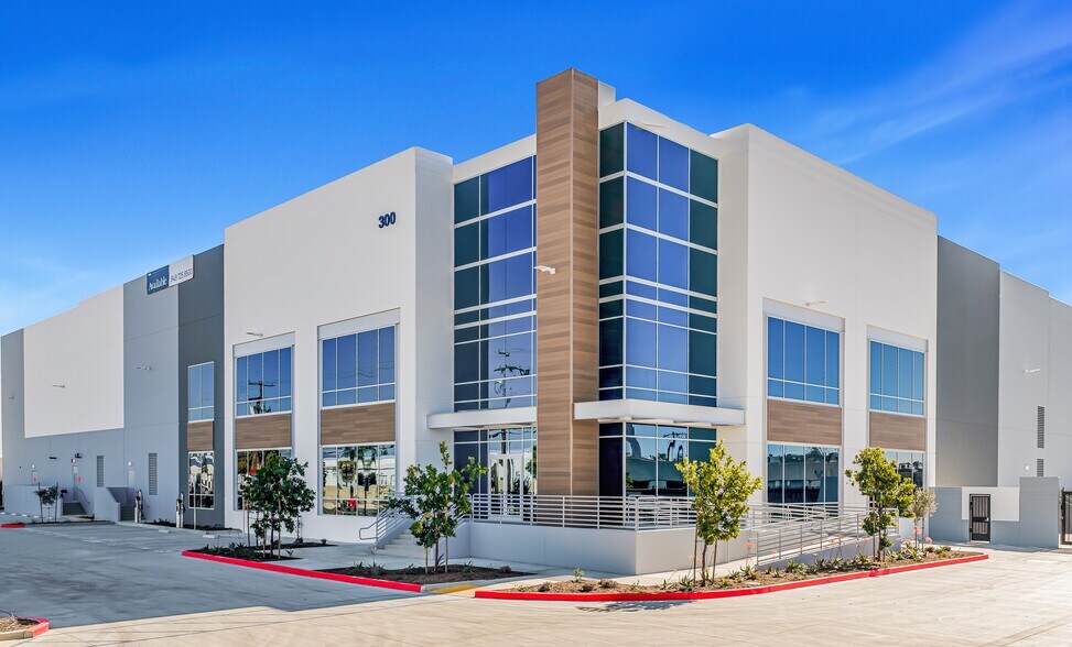 300 E Dyer Rd, Santa Ana, CA à vendre - Photo principale – Image 1 sur 8