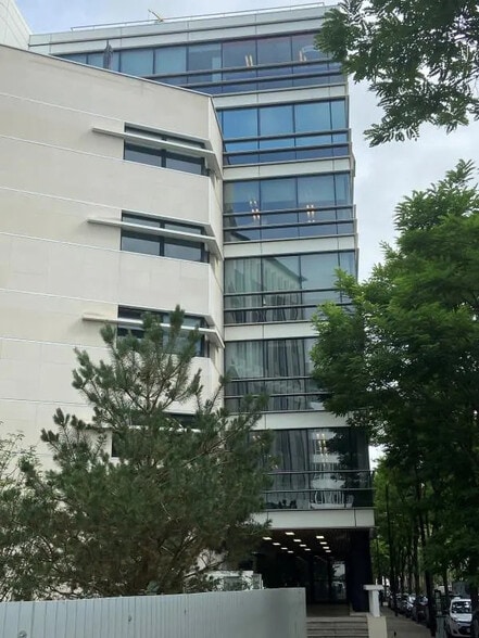 1 Rue François Jacob, Rueil-Malmaison à louer - Photo de l’immeuble – Image 2 sur 12
