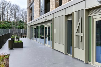 1 Silver Rd, Londres à louer Photo de l’immeuble– Image 2 sur 3