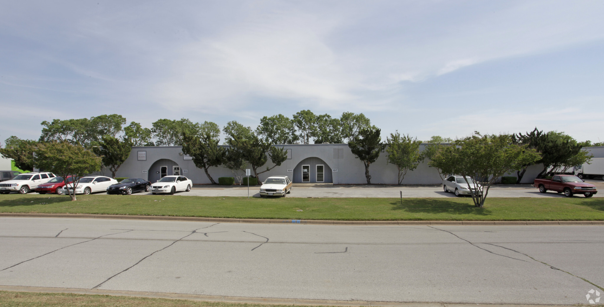 1509-1521 Central Park Dr, Hurst, TX à louer Photo principale– Image 1 sur 3