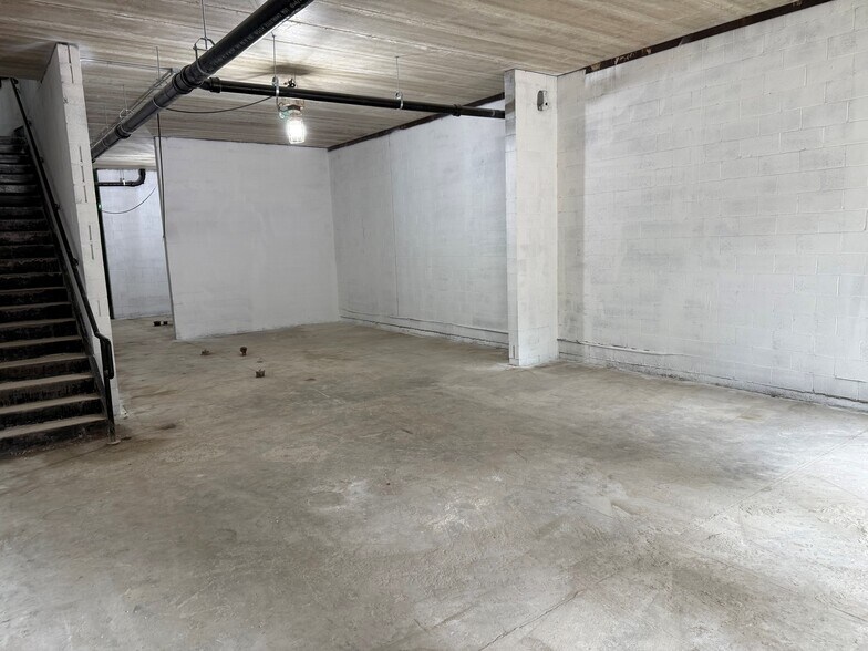 1954 W Chicago Ave, Chicago, IL à louer - Photo de l’immeuble – Image 2 sur 17