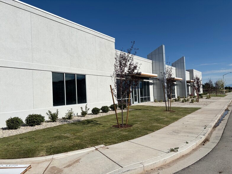 922 S 1700 W, Payson, UT à louer - Photo de l’immeuble – Image 3 sur 5