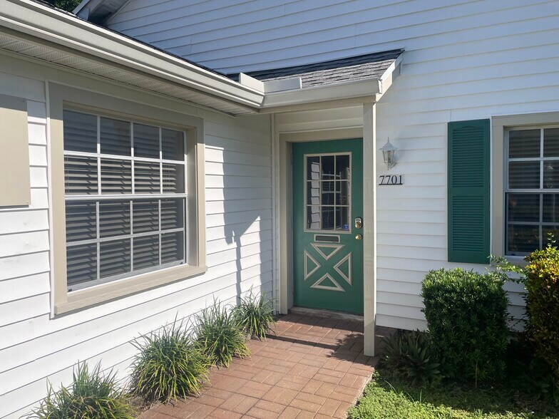 7701 Holiday Dr, Sarasota, FL à louer - Photo de l’immeuble – Image 2 sur 8