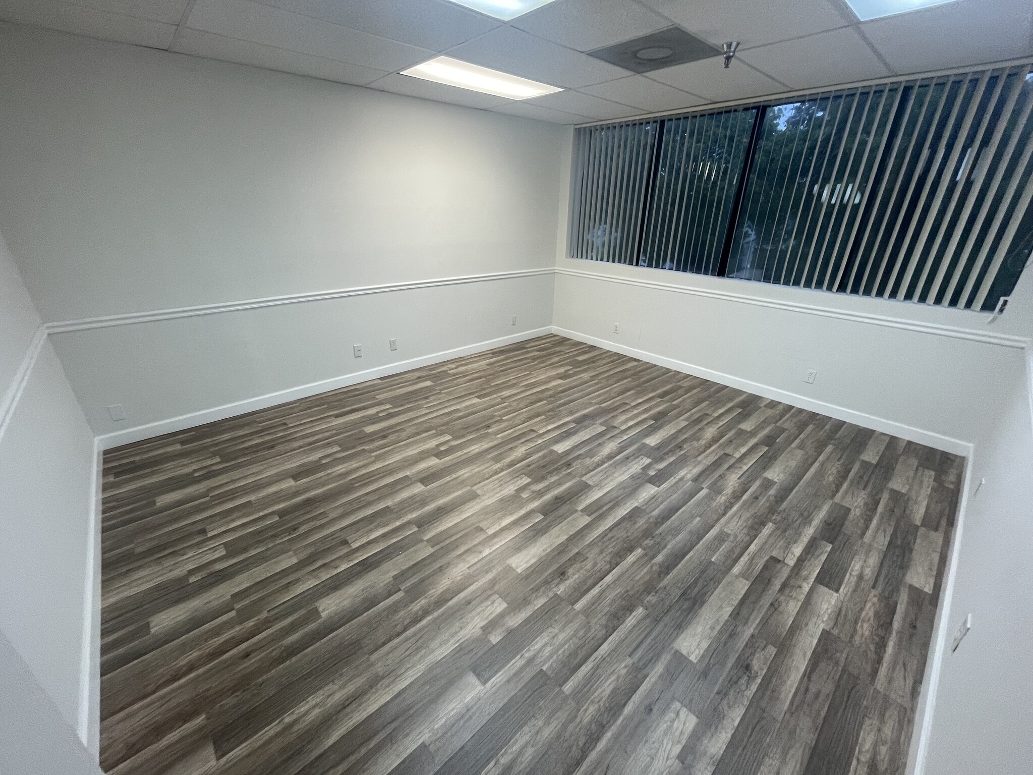 200 Knuth Rd, Boynton Beach, FL à louer Photo intérieure– Image 1 sur 3