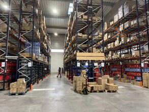 Local d’activités dans Neuville-sur-Oise à louer Photo intérieure– Image 2 sur 18