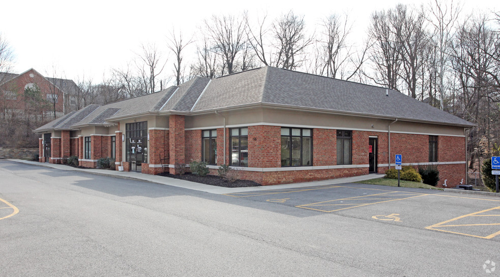 55 Dillmont Dr, Columbus, OH à louer - Photo de l’immeuble – Image 1 sur 7