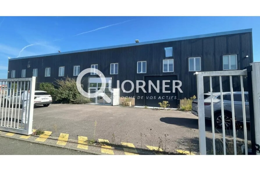 Local commercial dans Saint-Marcel à louer - Photo de l’immeuble – Image 1 sur 3