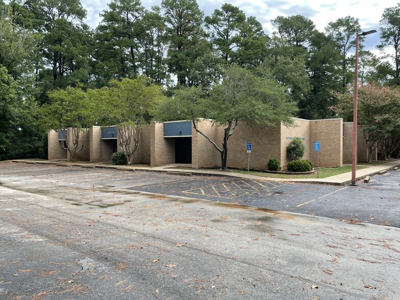4800 NE Stallings Dr, Nacogdoches, TX à louer - Photo de l’immeuble – Image 2 sur 7