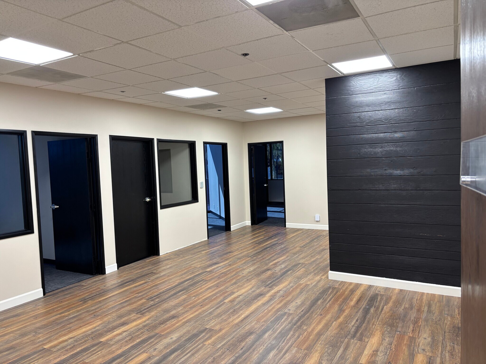 9420 Topanga Canyon Blvd, Chatsworth, CA à louer Photo intérieure– Image 1 sur 8