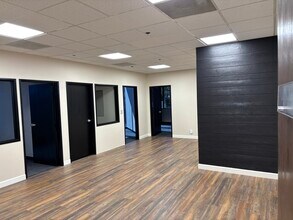 9420 Topanga Canyon Blvd, Chatsworth, CA à louer Photo intérieure– Image 1 sur 8