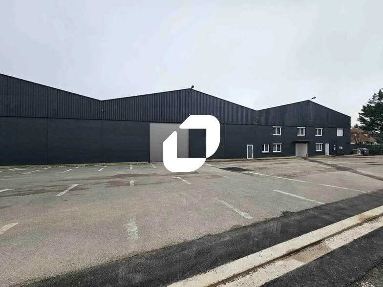 Local d’activités dans Le Mesnil-Amelot à louer - Photo de l’immeuble – Image 1 sur 21