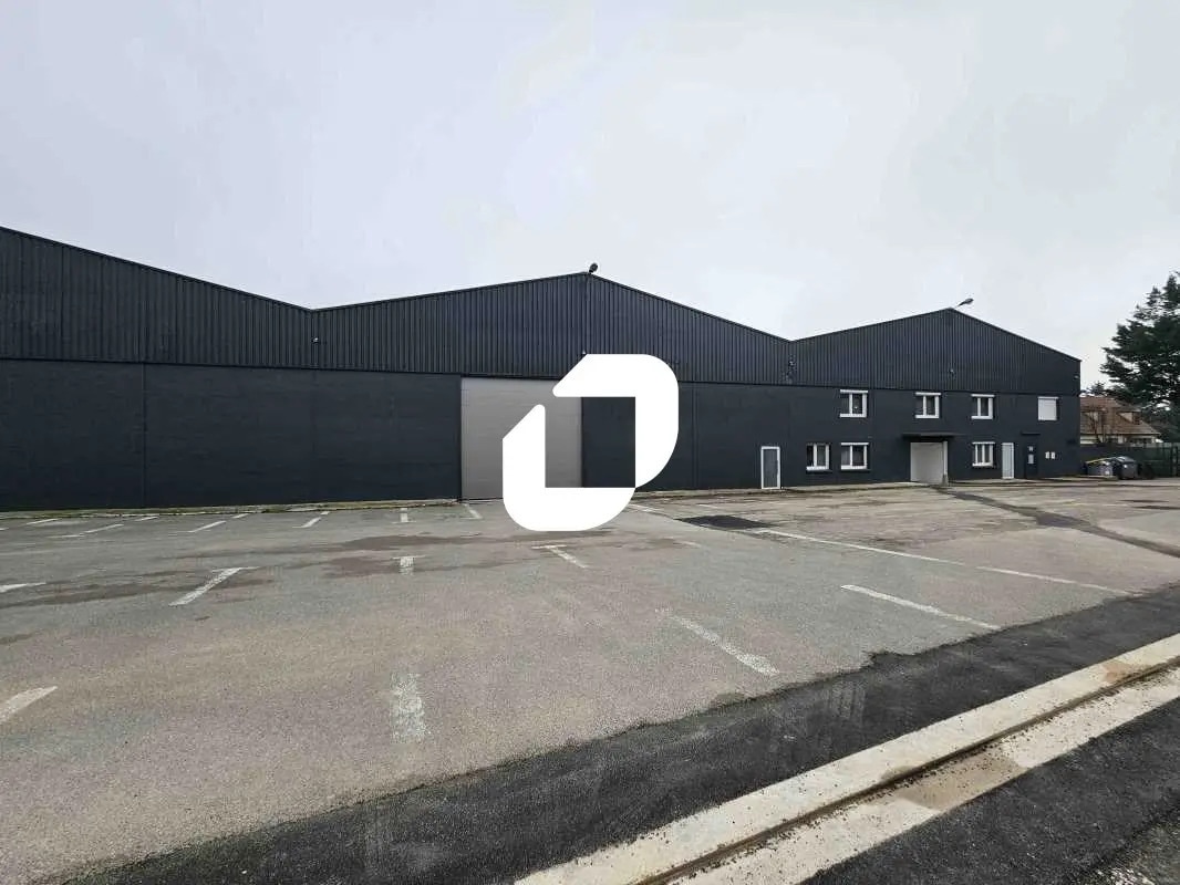 Local d’activités dans Le Mesnil-Amelot à louer Photo de l’immeuble– Image 1 sur 22