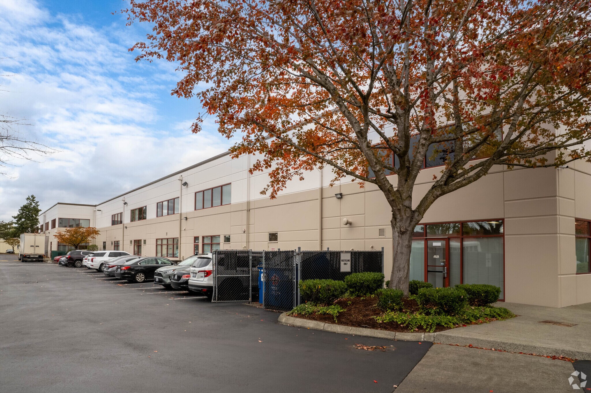 841 Central Ave N, Kent, WA à vendre Photo principale– Image 1 sur 16