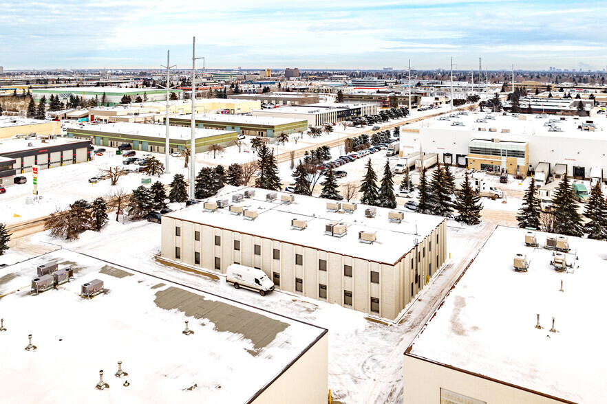 10470 176 St NW, Edmonton, AB à louer - Aérien – Image 3 sur 3
